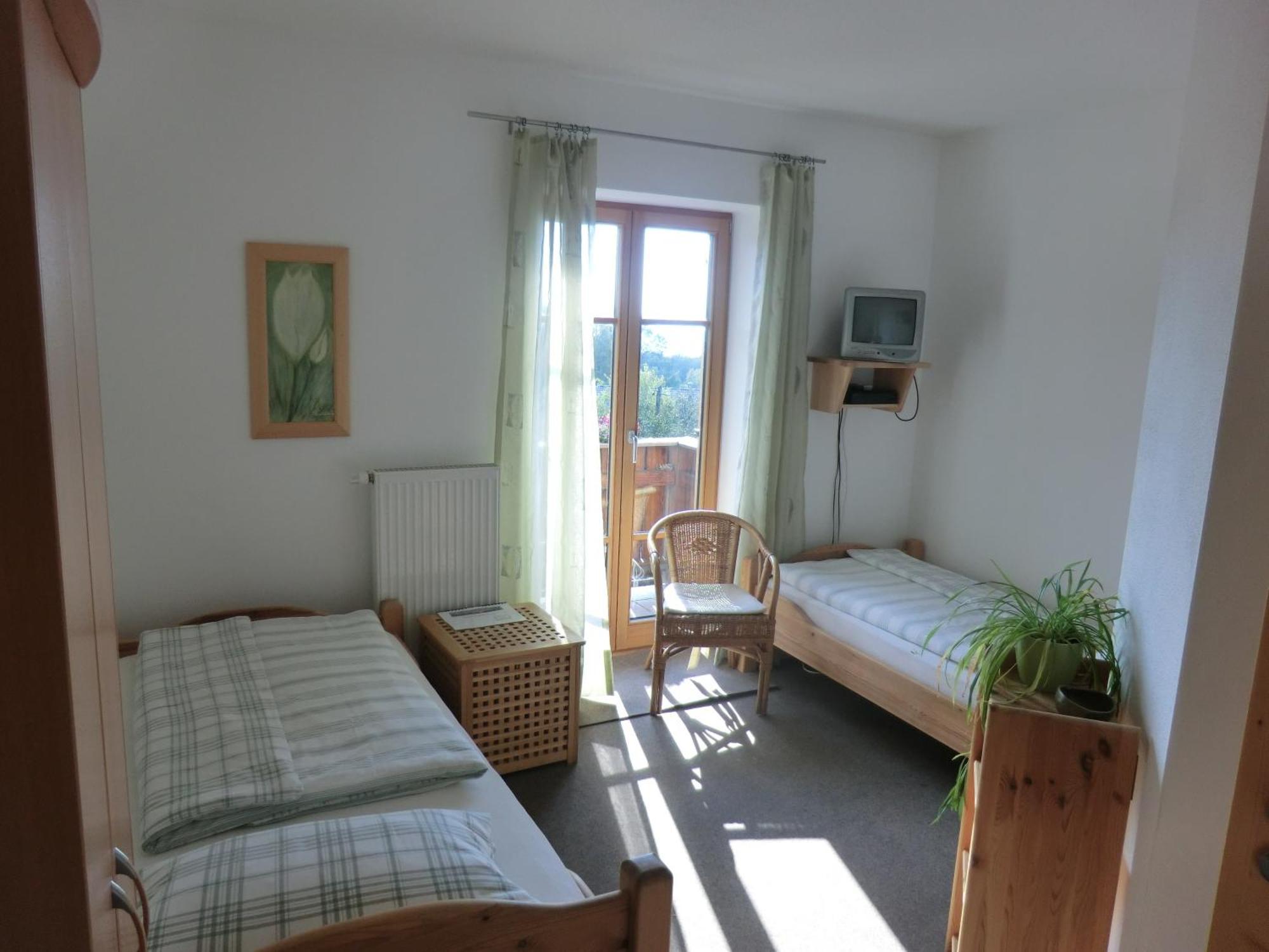 Zum Horizont Hotel Deggendorf Buitenkant foto